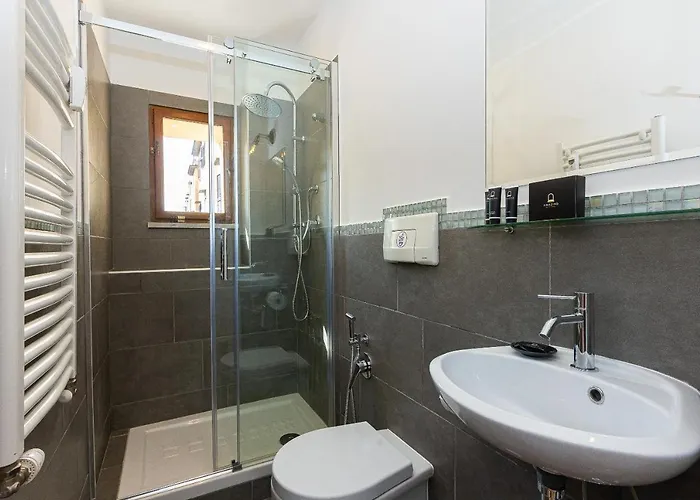 Lovely New Via Genova Appartement